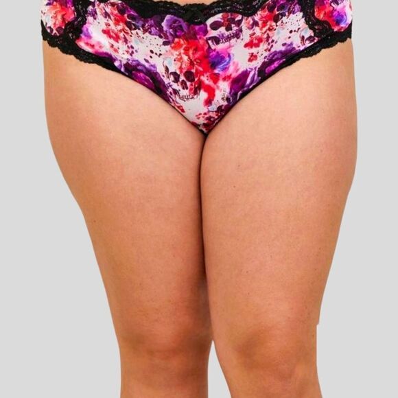 TORRID Retro Chic Plus Size Bralette with Skulls & roses & matching panties Set. - Picture 6 of 13